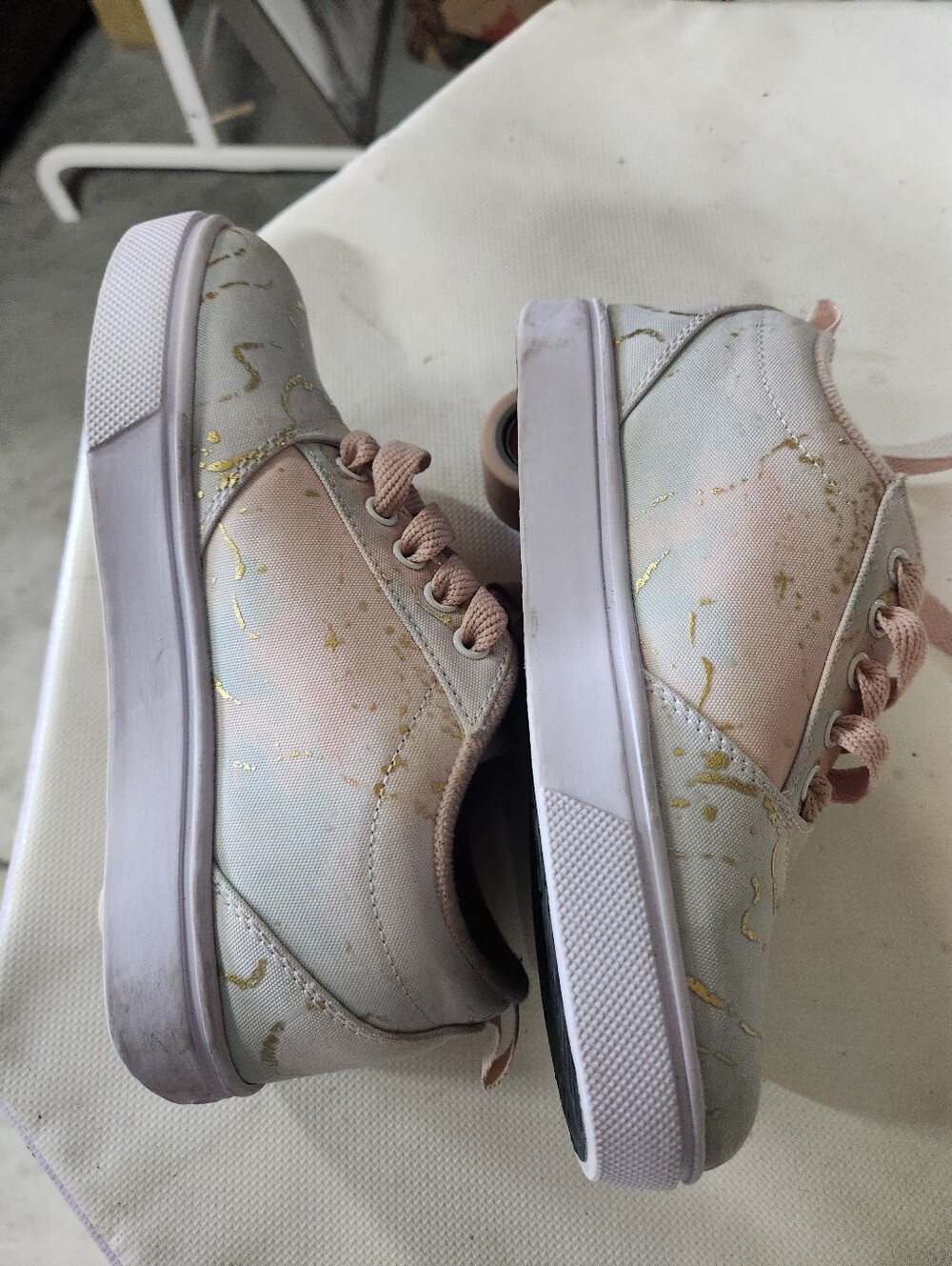 Girls Heelys